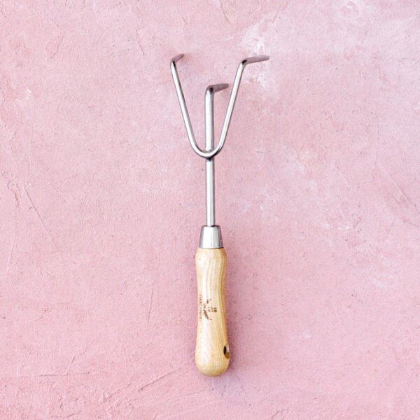 gardenary cultivator in light